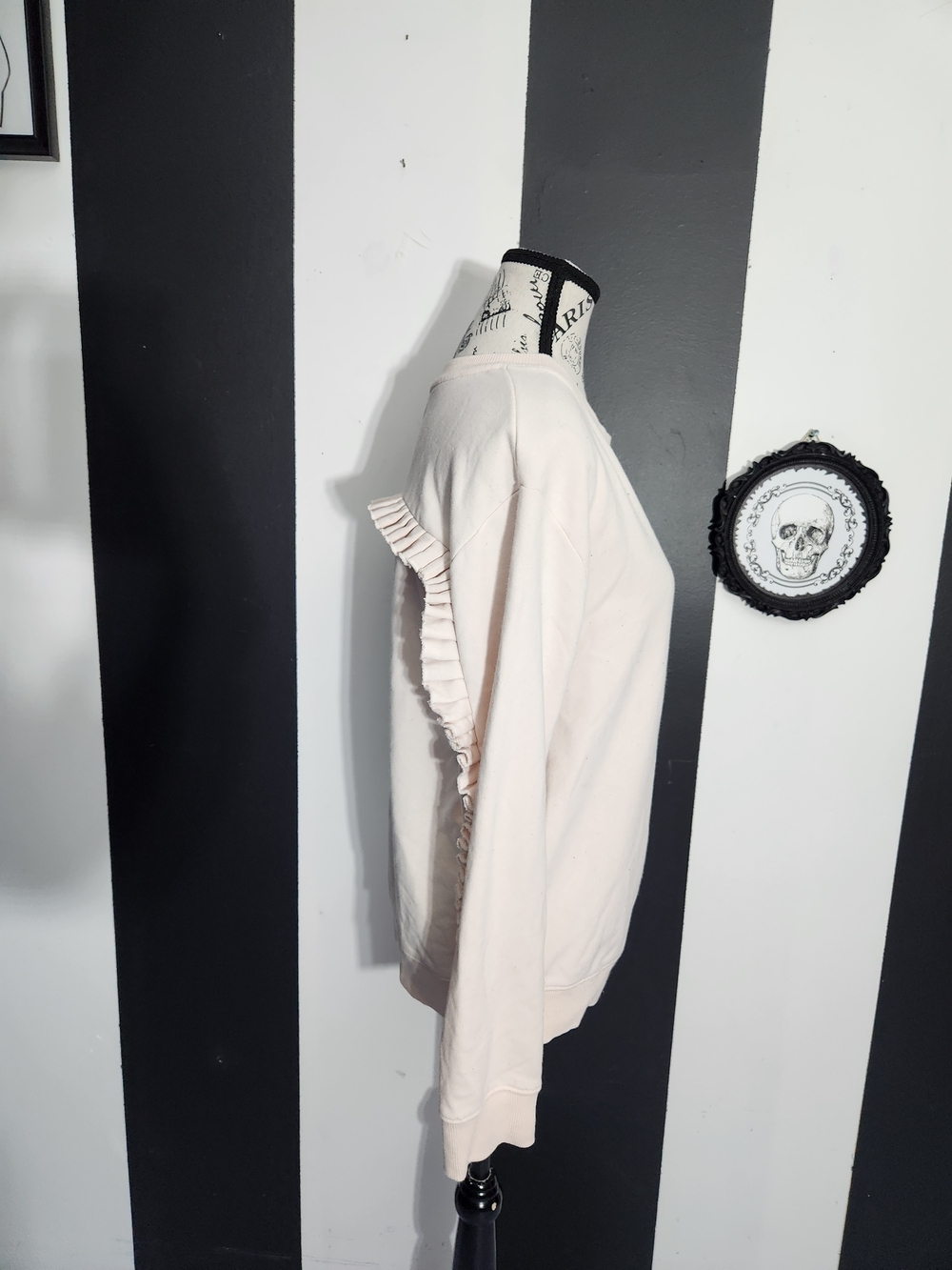 Saks Ruffle Back Crew Neck - Picture 3 of 5
